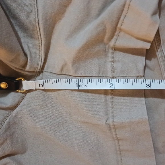 Old Navy Women's Khaki Short - Picture 12 of 12